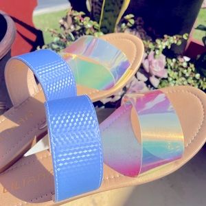 Color-changing Iridescent Sandals 😱